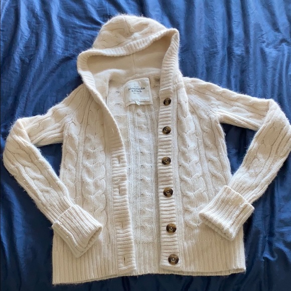 Abercrombie Fitch Cable Knit Cardigan 